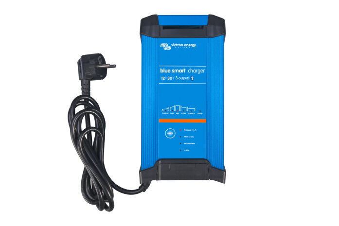 VICTRON - Blue Smart 12V | 30A | IP22 | 230V (Schuko) Charger/Ladegerät mit 3 Ladeausgängen