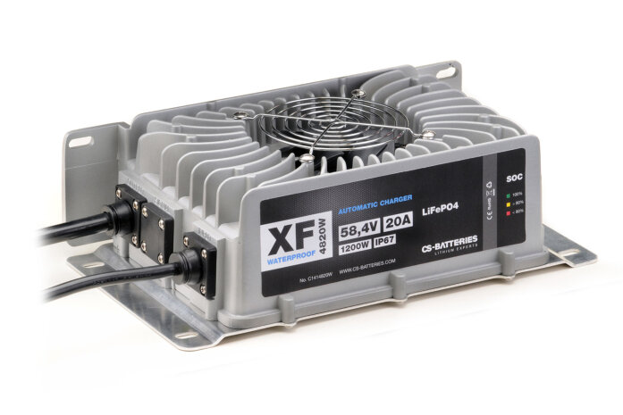 CS-ELECTRONIC XF4820W Automatik Waterproof LiFePO4 48V/20A Ladegerät im Metallgehäuse -1200W- wasserdicht- IP67