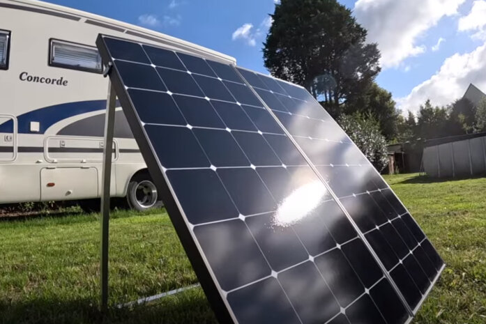 DER SONNENGOTT Mobiler Solarkoffer von GNS-TV Performance mit 240W Black Contakt Zelle & ohne Victron Smart Solarregler | mit Transporttasche